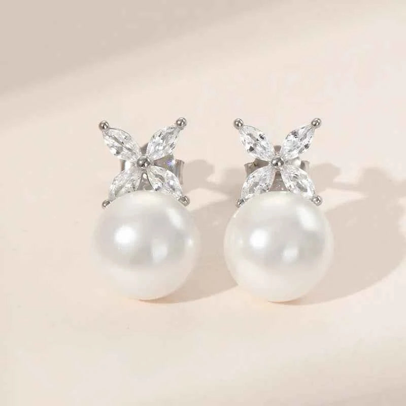 925 Sterling Silver Four-Leaf Clover Stud Earrings, 8mm Bead Pearl & Cubic Zircon Detail – Melisande