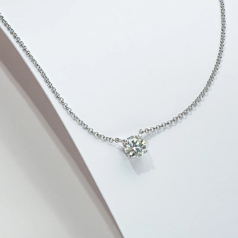 1ct 6.5mm Round Moissanite Pendant Necklace, 925 Sterling Silver Adjustable Chain (40+2+3cm) – Melisande