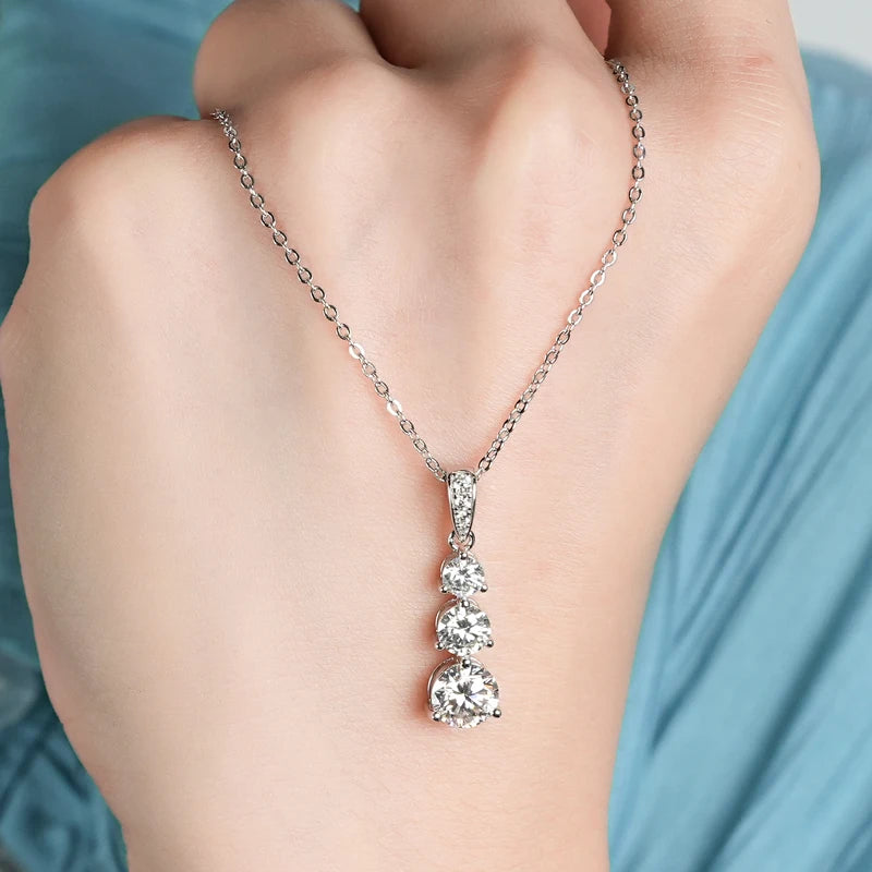Gradual Three-Stone Moissanite Pendant Necklace – Certified – 925 Sterling Silver – Women’s Fine Jewelry | Melisande