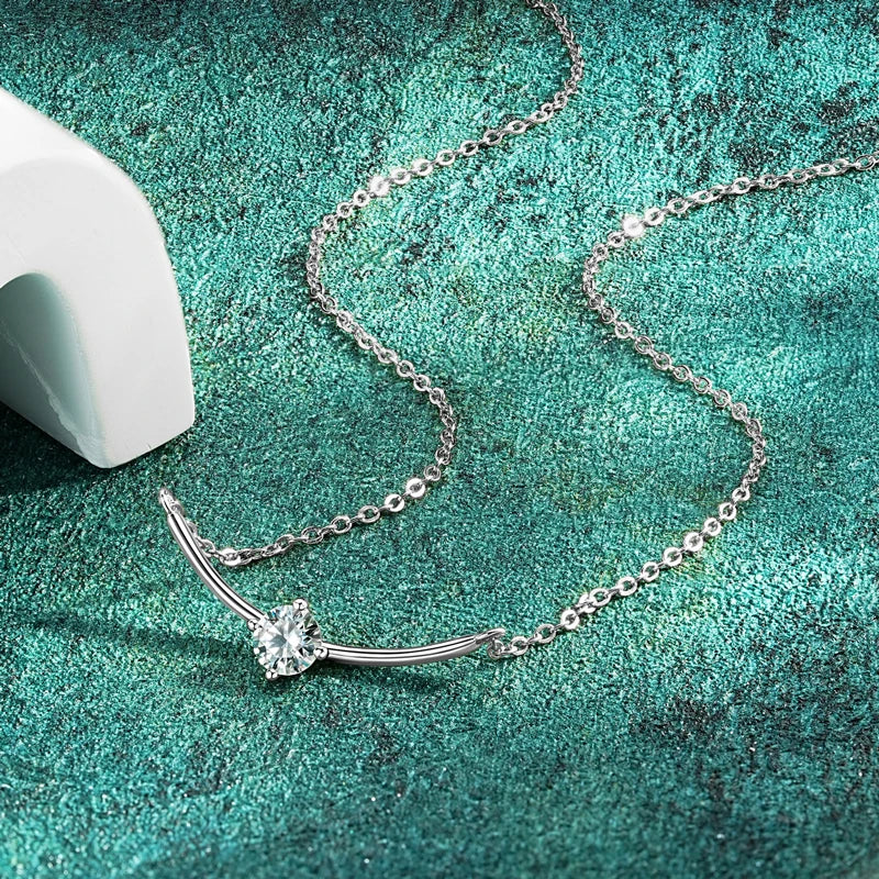5mm D Color Moissanite Necklace – 925 Sterling Silver Curved Pendant with 0.5ct Stone | Melisande