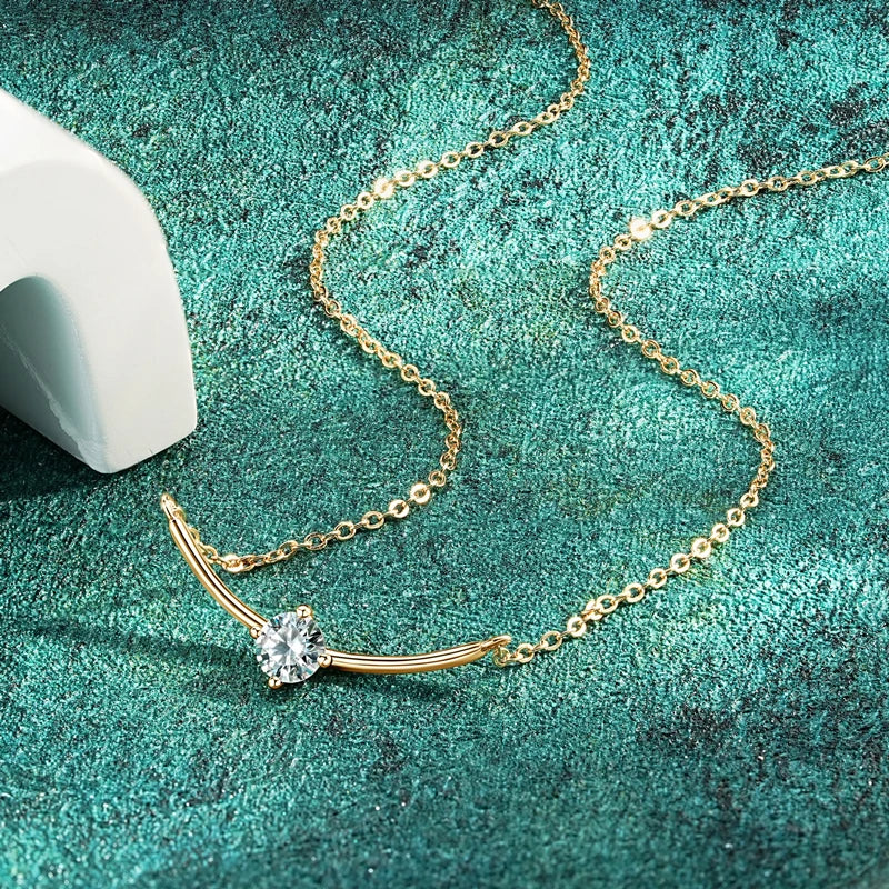 5mm D Color Moissanite Necklace – 925 Sterling Silver Curved Pendant with 0.5ct Stone | Melisande