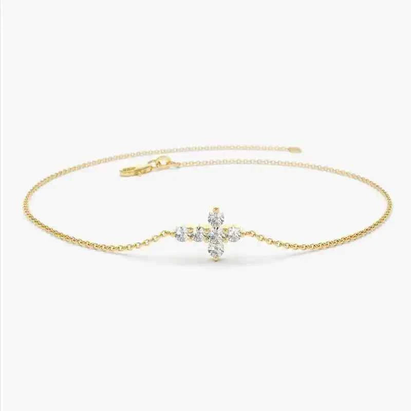 Cross Bracelet – 925 Sterling Silver 2.5mm D Certified Moissanite Adjustable Chain | Melisande