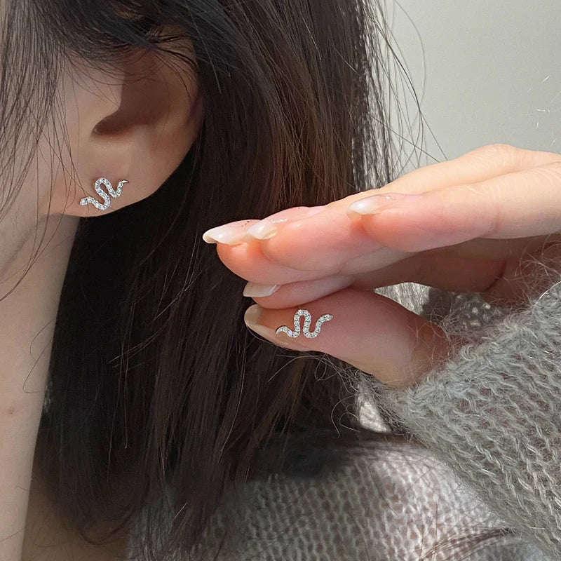 Snake Moissanite Earrings – 925 Sterling Silver D Color Unisex Stud Jewelry | Melisande