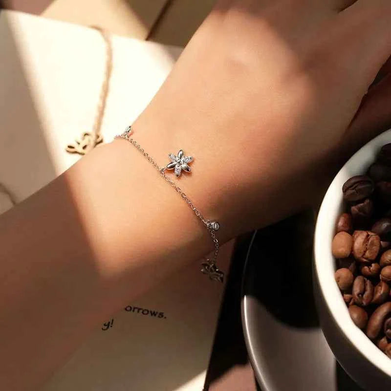 Anizw 2024 Trendy Moissanite Flower Bracelet Real 925 Silver 18k Gold Plated Adjustable Chain Bracelet for Women Wedding Jewelry