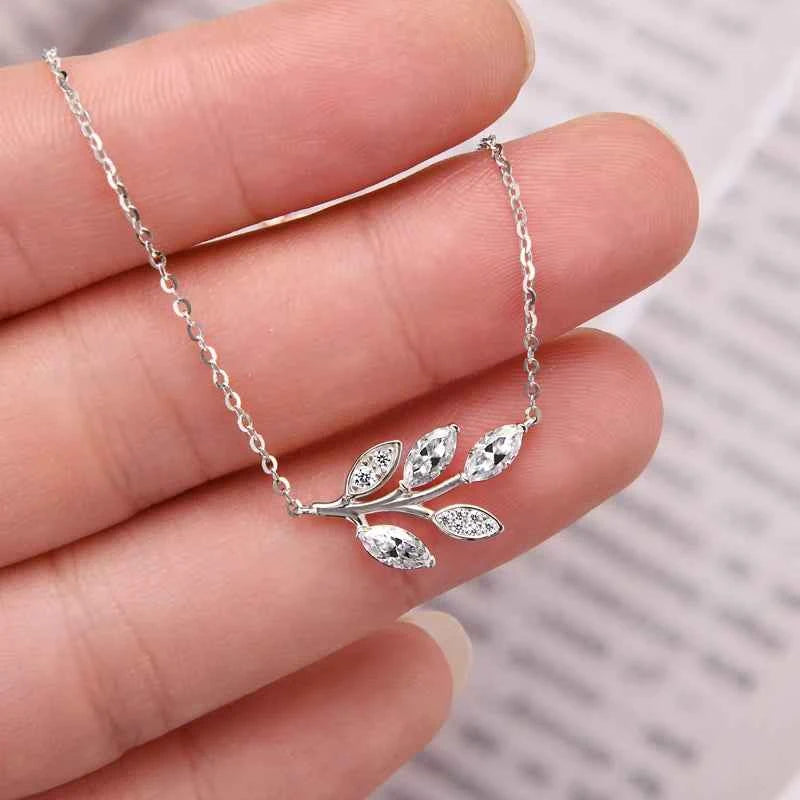 D0.90ct Marquise Cut Moissanite Leaf Pendant Necklace, 925 Sterling Silver Adjustable Chain 40+5cm – Melisande
