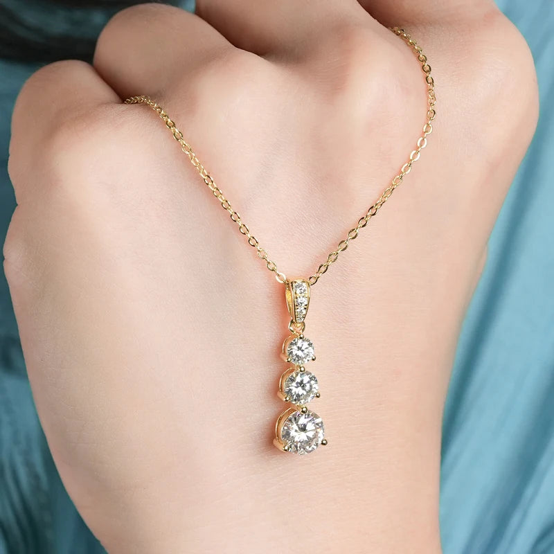 925 Sterling Silver D1.85ct Certified Moissanite Necklace, Gradual Three-Stone Pendant Collar – Melisande