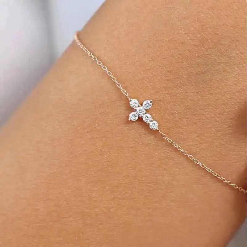 Cross Bracelet – 925 Sterling Silver 2.5mm D Certified Moissanite Adjustable Chain | Melisande