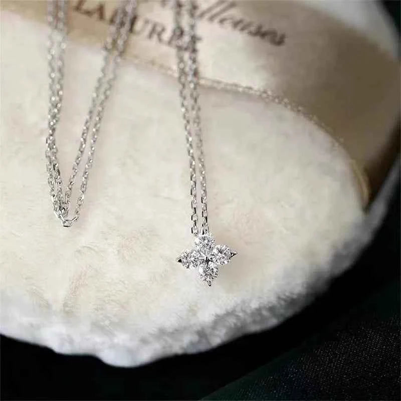 Lucky Clover Necklace – 925 Sterling Silver 0.40ct D Certified Moissanite Pendant | Melisande